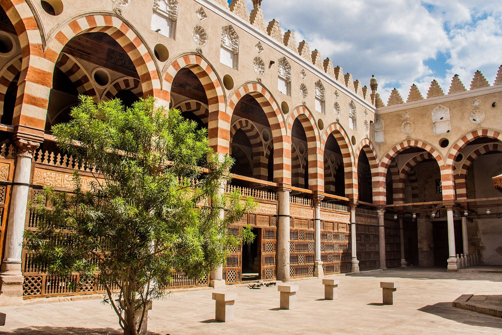 مسجد الطنبغا المارداني من الداخل