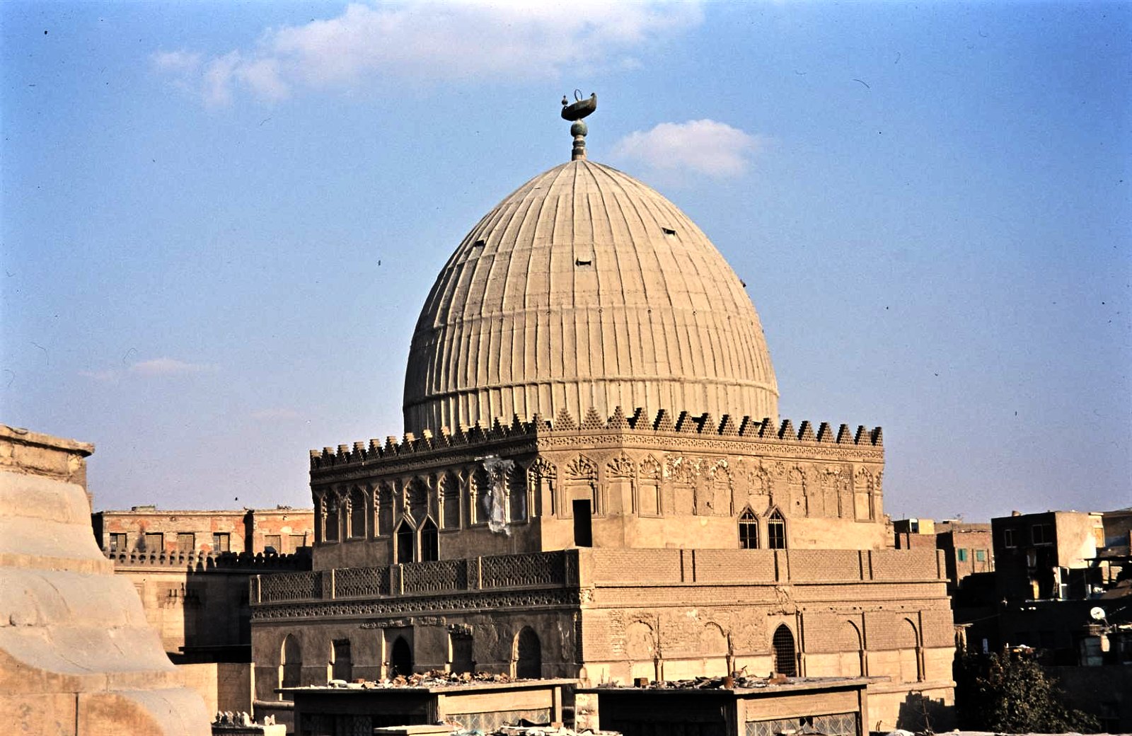 قبة الإمام الشافعي، صورة مرجعية من ويكيميديا كومنز