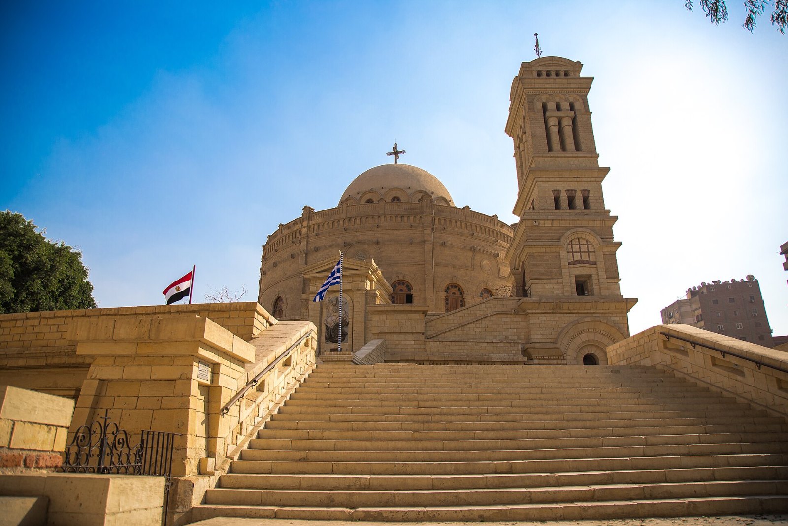 مشهد من كنيسة مار جرجس للروم الأرثوذكس