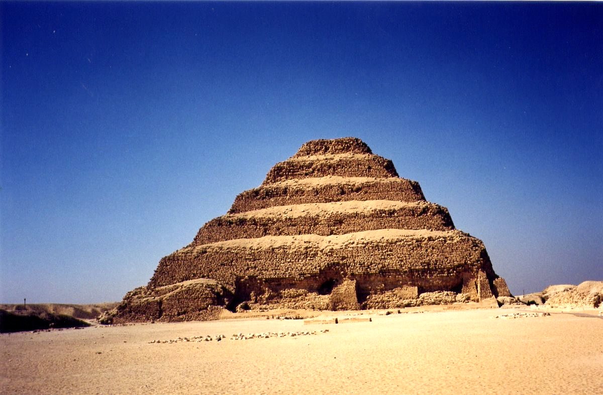 سقارة وهرم زوسر المدرج