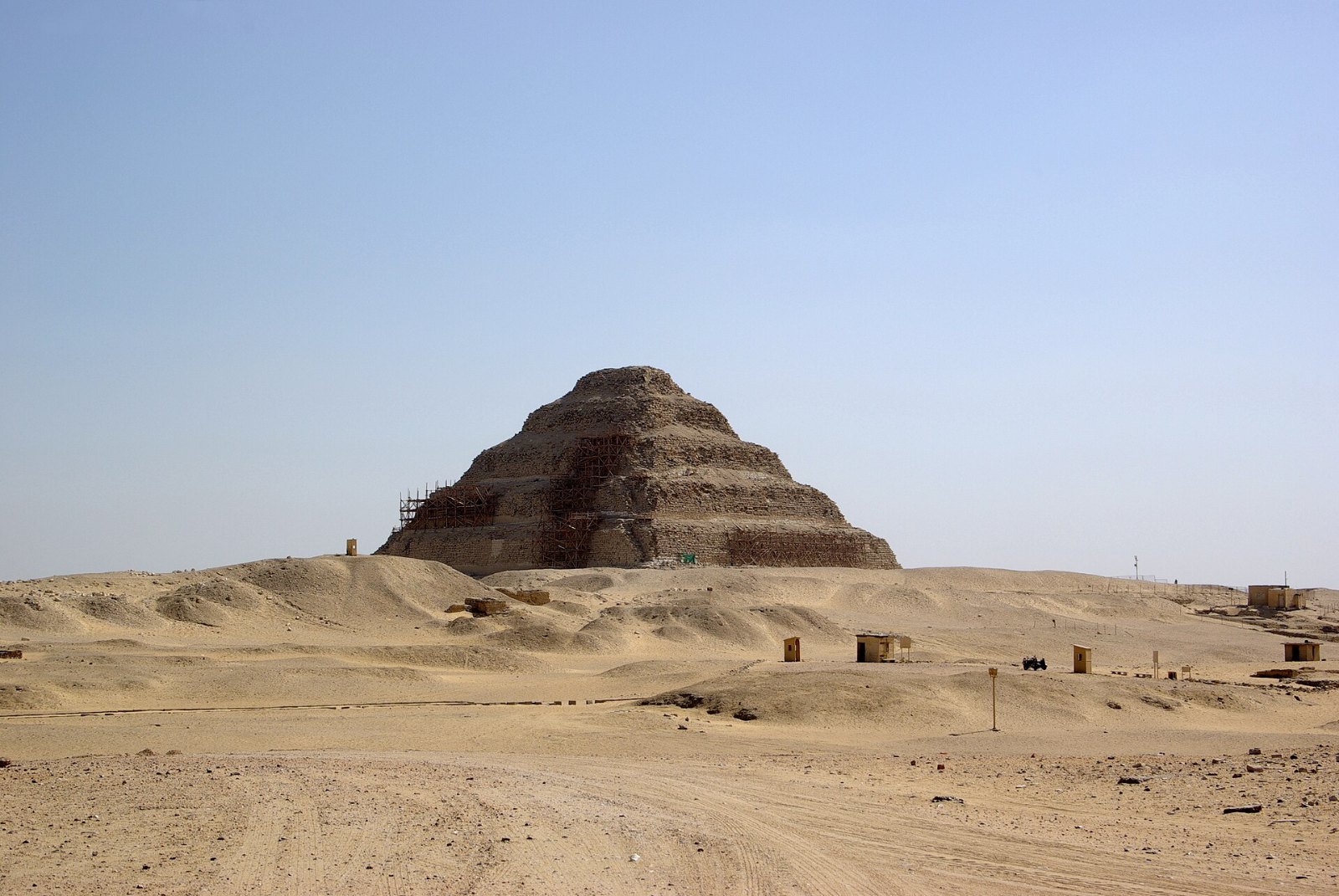 مشهد من سقارة