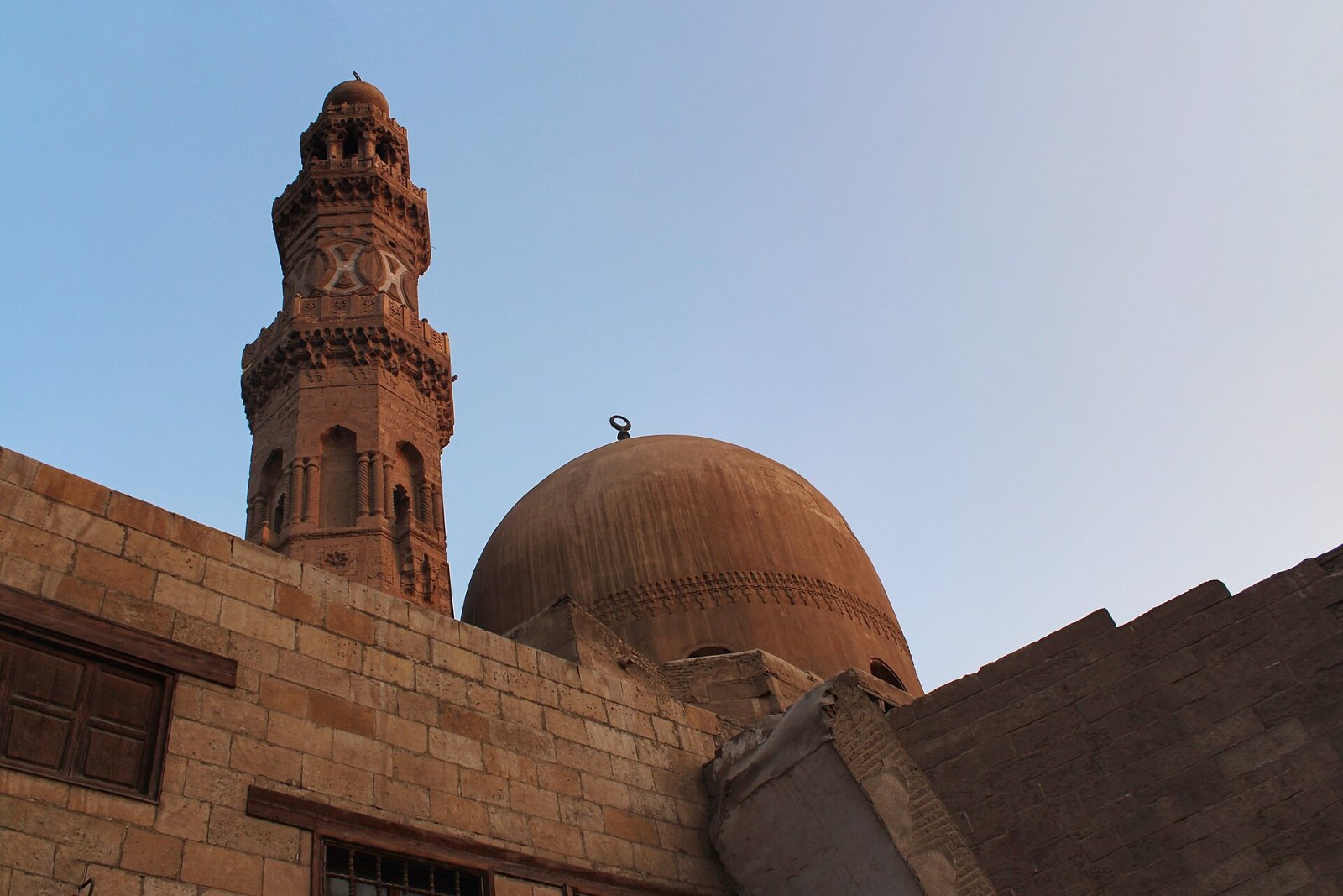مشهد من مسجد ومدرسة السلطان برقوق